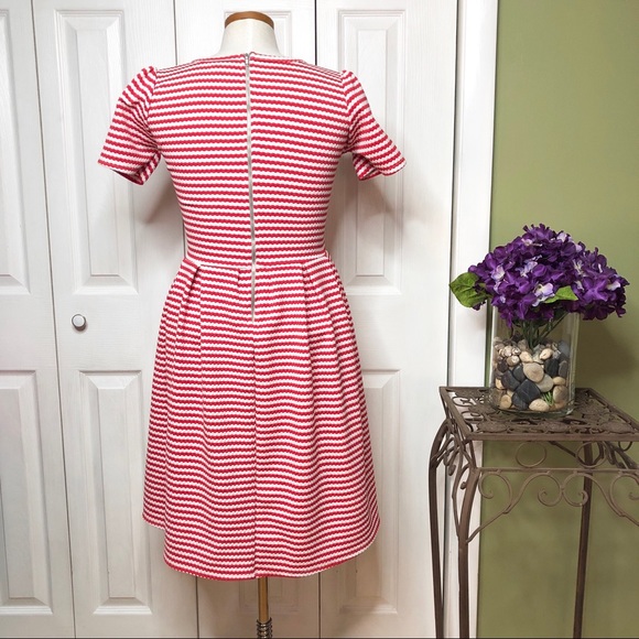 Lularoe Ameila, red & white zigzag pattern - Picture 5 of 7